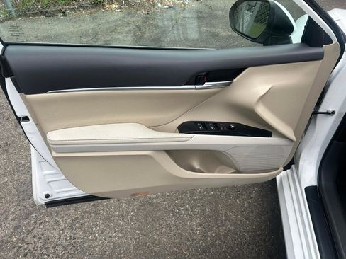 Used 2019 Toyota Camry XLE w/ Driver Assist Package image 9