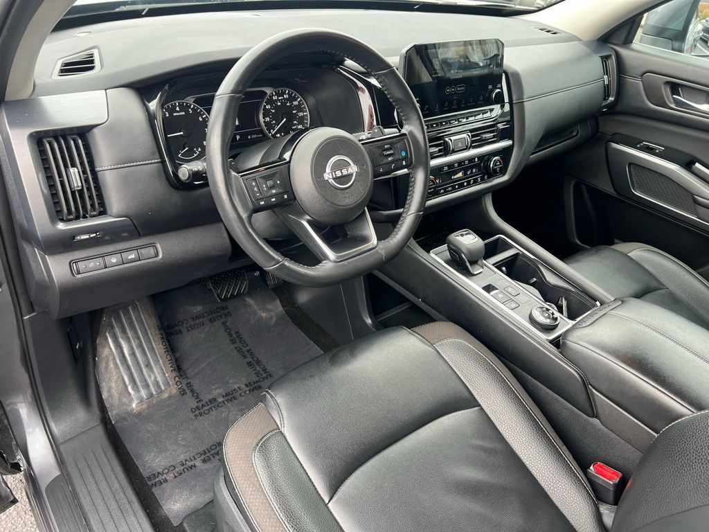 Used 2023 Nissan Pathfinder SL w/ Cargo Package AWD/4WD image 12