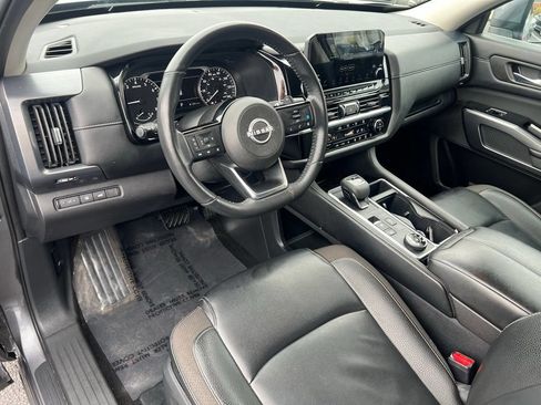 Used 2023 Nissan Pathfinder SL w/ Cargo Package AWD/4WD image 12