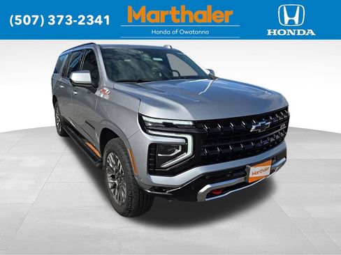 Used 2025 Chevrolet Suburban Z71 AWD/4WD image 7