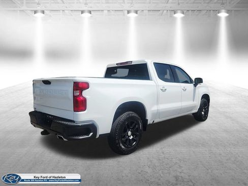 Used 2022 Chevrolet Silverado 1500 LT w/ Z71 Off-Road Package AWD/4WD image 3