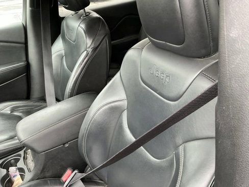 Used 2015 Jeep Cherokee Limited AWD/4WD image 18