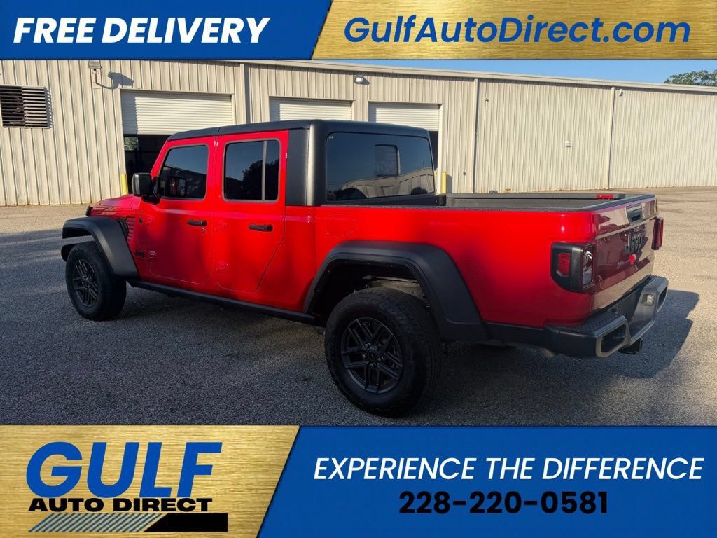 Used 2025 Jeep Gladiator Sport AWD/4WD image 5