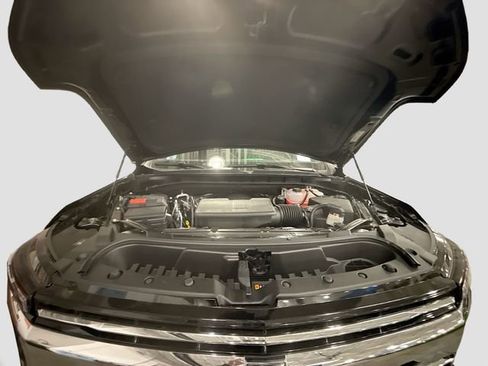 New 2025 Chevrolet Suburban Premier image 33