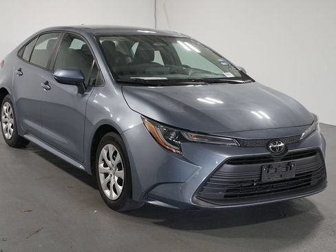 Used 2025 Toyota Corolla LE FWD image 3