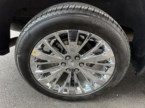 Used 2023 Chevrolet Silverado 1500 LT w/ Leather Package image 11