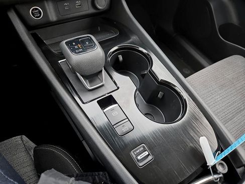 Used 2023 Nissan Rogue SV image 28