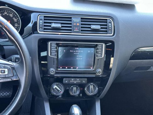 Used 2016 Volkswagen Jetta SEL w/ Lighting Package image 16