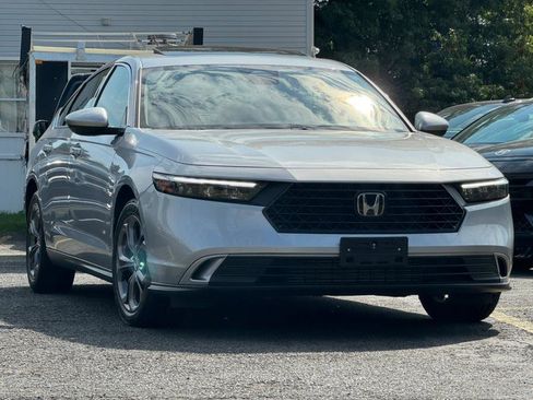Used 2023 Honda Accord EX image 4