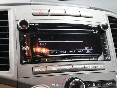 Used 2011 Toyota Venza w/ Premium Pkg #2 image 28