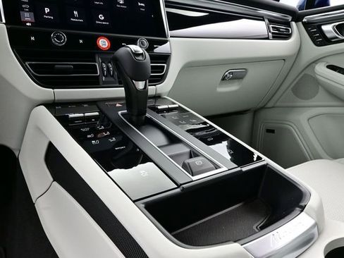 New 2026 Porsche Macan AWD/4WD image 11