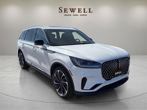 New 2025 Lincoln Aviator Reserve w/ Luxury Package image 7