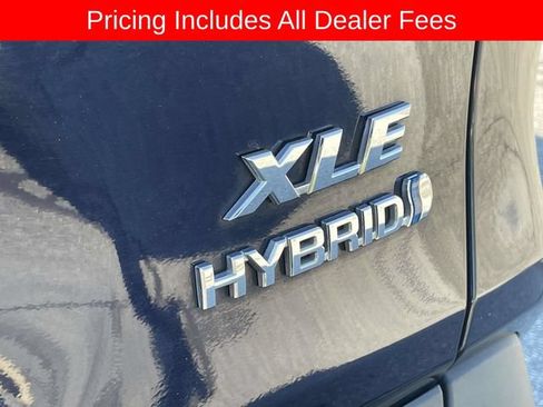 Used 2022 Toyota RAV4 XLE Premium AWD/4WD image 12