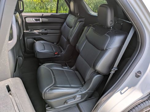 Used 2020 Ford Explorer ST w/ Premium Technology Package AWD/4WD image 18