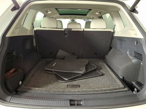 Used 2020 Volkswagen Tiguan SEL AWD/4WD image 30