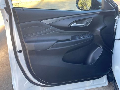 Used 2025 Buick Envista Sport Touring image 20