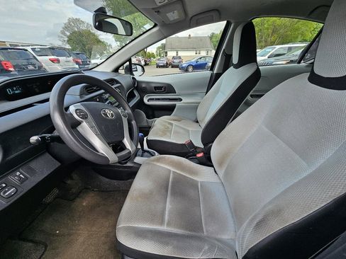 Used 2014 Toyota Prius C One FWD image 19