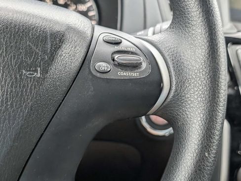 Used 2019 Nissan Pathfinder S FWD image 32