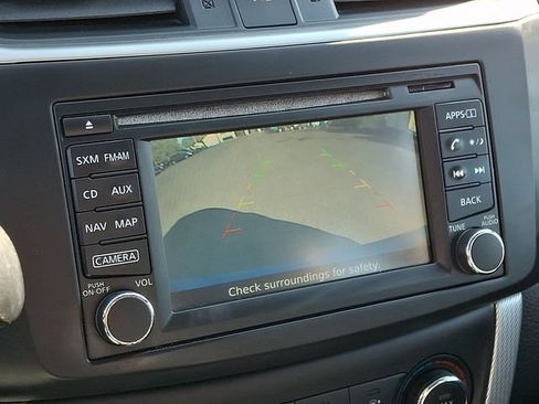 Used 2015 Nissan Sentra SR w/ SR Premium Package FWD image 4