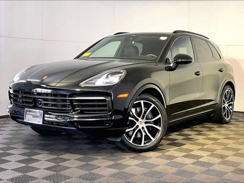 Certified 2023 Porsche Cayenne AWD/4WD image 1
