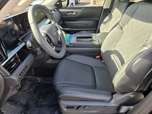 New 2026 INFINITI QX80 Luxe w/ Cargo Package image 11