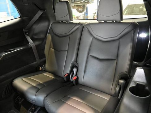 Used 2025 Cadillac XT6 Premium Luxury image 12