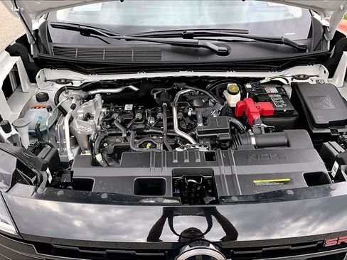 New 2026 Nissan Kicks SR FWD image 16