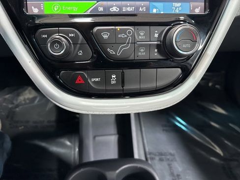 Used 2020 Chevrolet Bolt Premier w/ Infotainment Package image 17