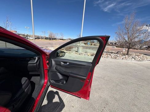 Used 2025 Ford Escape ST-Line image 28