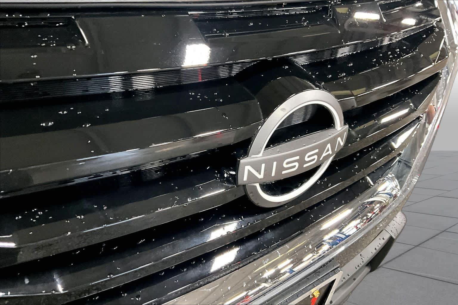 Used 2025 Nissan Pathfinder SV AWD/4WD image 28