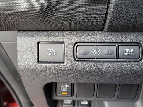 Certified 2022 Nissan Frontier SV w/ Technology Package image 31