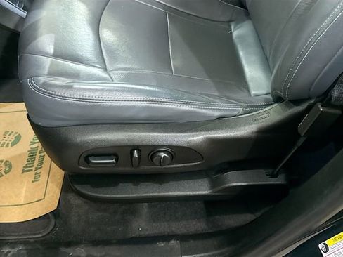 Used 2018 Buick Enclave Essence image 20