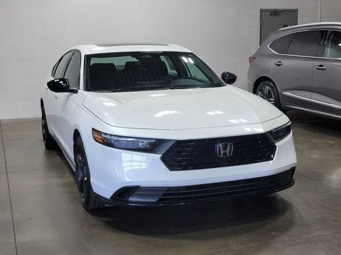 Used 2023 Honda Accord Sport image 4
