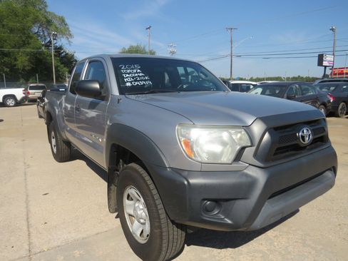 Used 2015 Toyota Tacoma PreRunner image 3