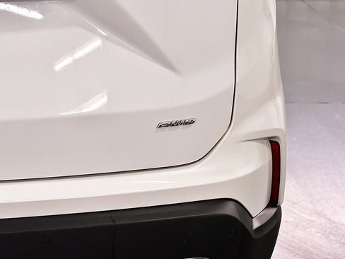 Used 2022 Ford Edge Titanium image 11