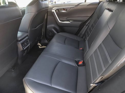 Certified 2022 Toyota RAV4 XLE Premium AWD/4WD image 18