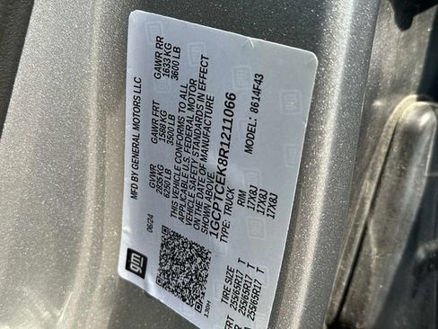 Used 2024 Chevrolet Colorado LT w/ LT Convenience Package II AWD/4WD image 17
