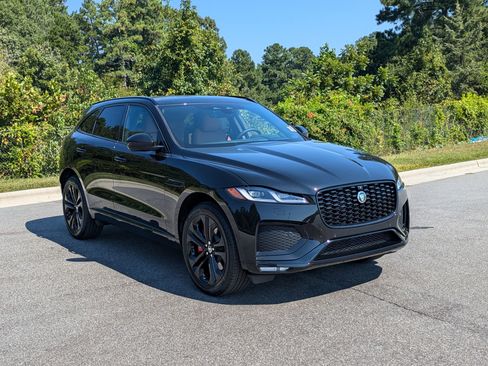 New 2026 Jaguar F-PACE R-Dynamic S image 3