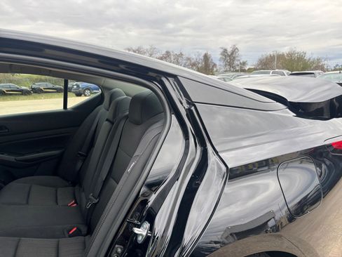 Used 2025 Nissan Altima 2.5 SV image 37