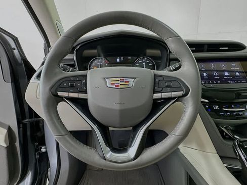 Used 2024 Cadillac XT6 Premium Luxury AWD/4WD image 16