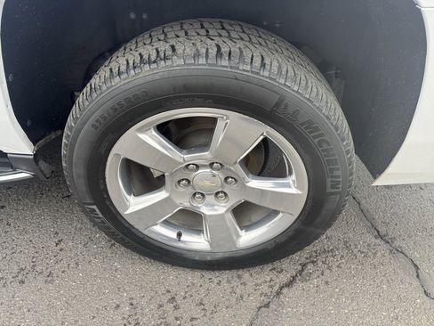 Used 2017 Chevrolet Suburban Premier image 13