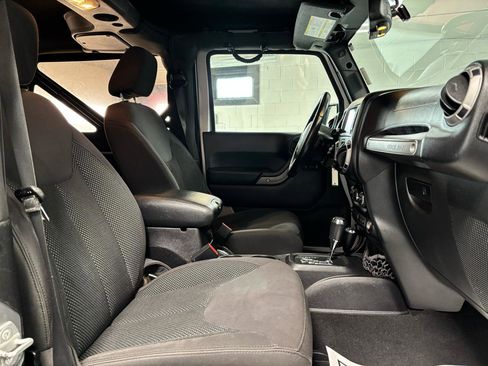 Used 2016 Jeep Wrangler Sport image 12