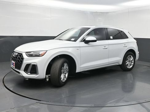 Used 2023 Audi Q5 2.0T Premium w/ Convenience Package AWD/4WD image 23