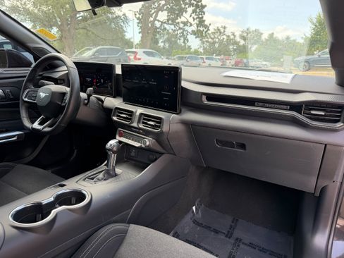 Used 2024 Ford Mustang Coupe RWD image 13