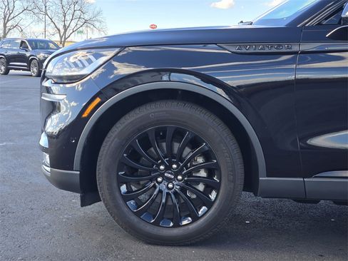 Used 2020 Lincoln Aviator Reserve w/ Equipment Group 201A image 8