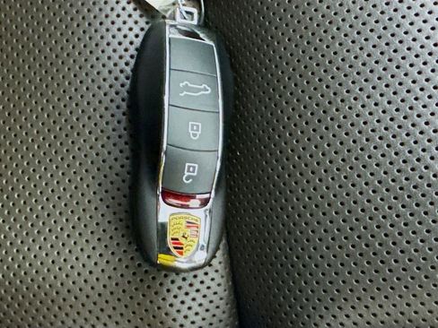 Used 2017 Porsche Cayenne S image 37