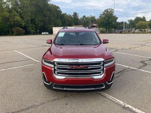 Used 2023 GMC Acadia SLT image 2
