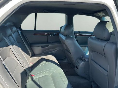 Used 2005 Cadillac De Ville w/ Equipment Group FWD image 12