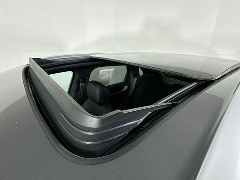 Certified 2025 Porsche Cayenne AWD/4WD image 14