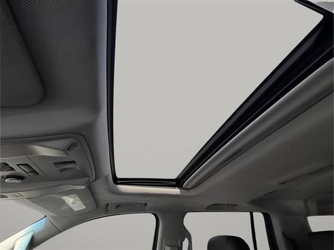 Used 2019 Cadillac Escalade ESV Luxury RWD image 64